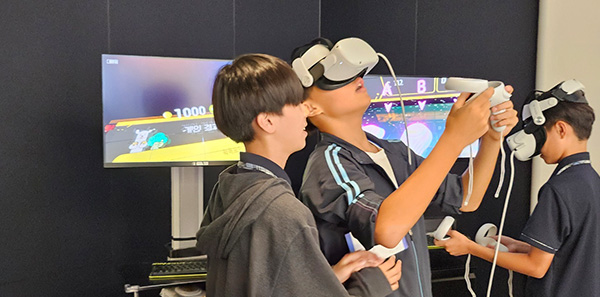 KB국민은행 신관에서 경제금융교육 체험센터를 운영하고 있는 사진입니다